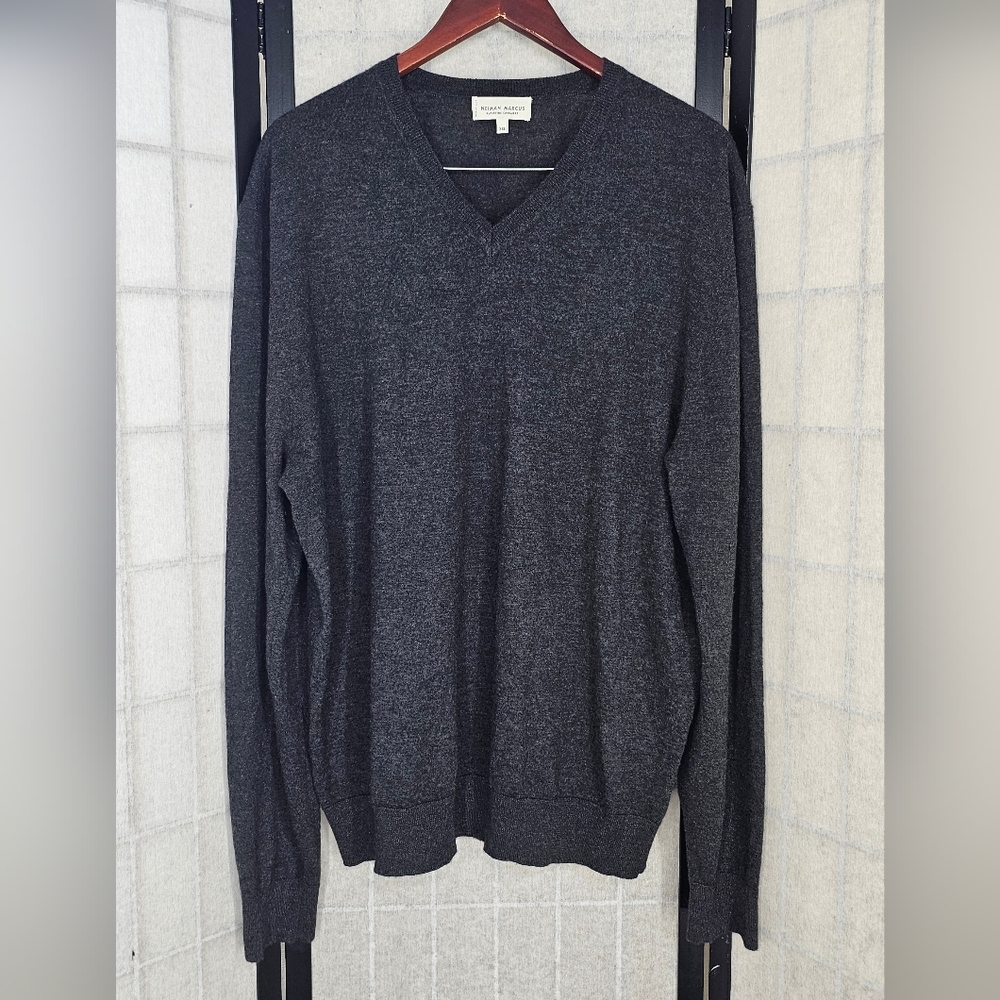 Neiman Marcus Cashmere V-Neck Sweater Size XXL Dark Gray